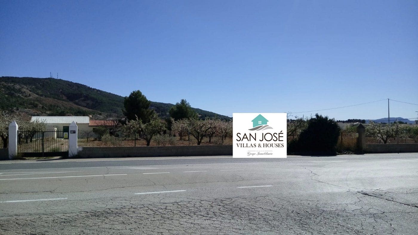 4 bedroom Villa for sale in Pinoso - € 197,600 (Ref: 3166273)