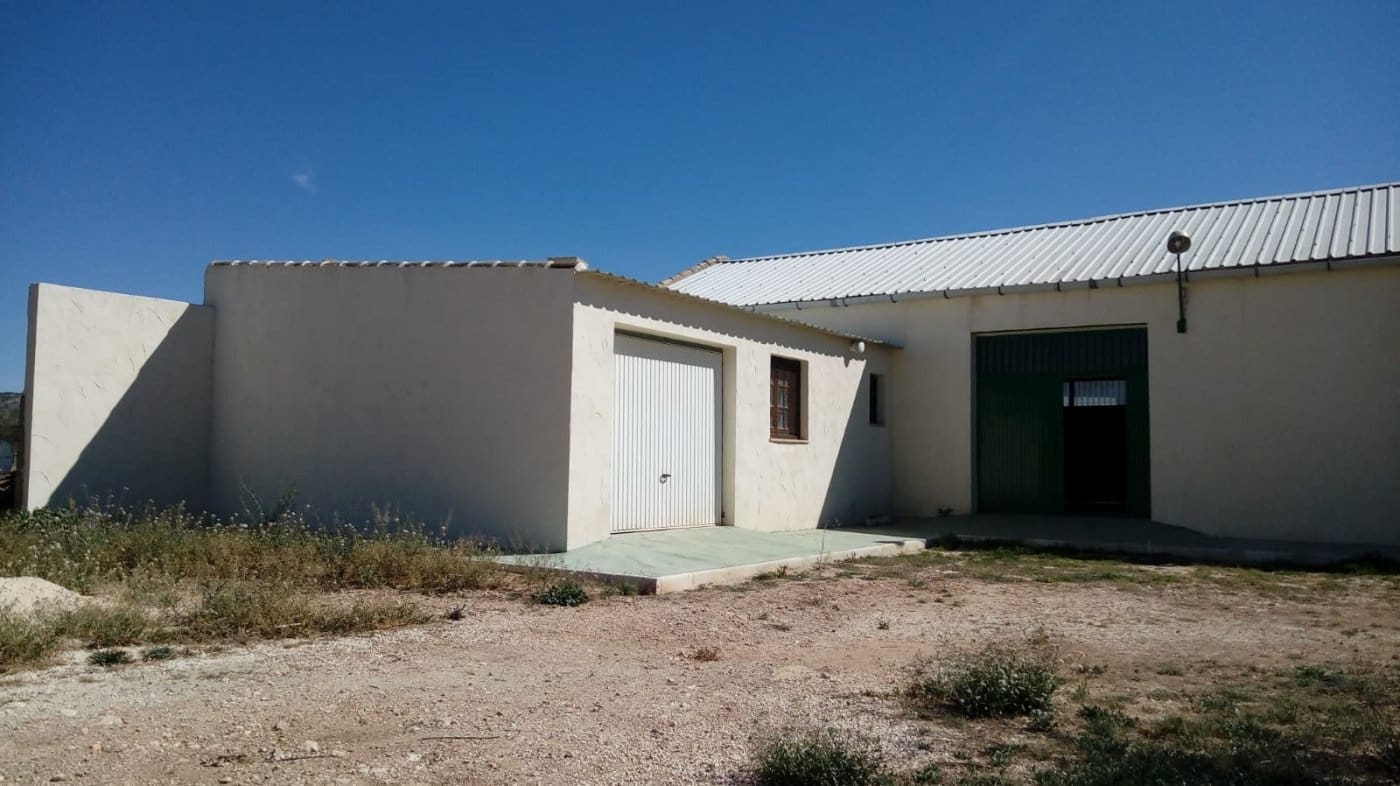 4 bedroom Villa for sale in Pinoso - € 197,600 (Ref: 3166273)