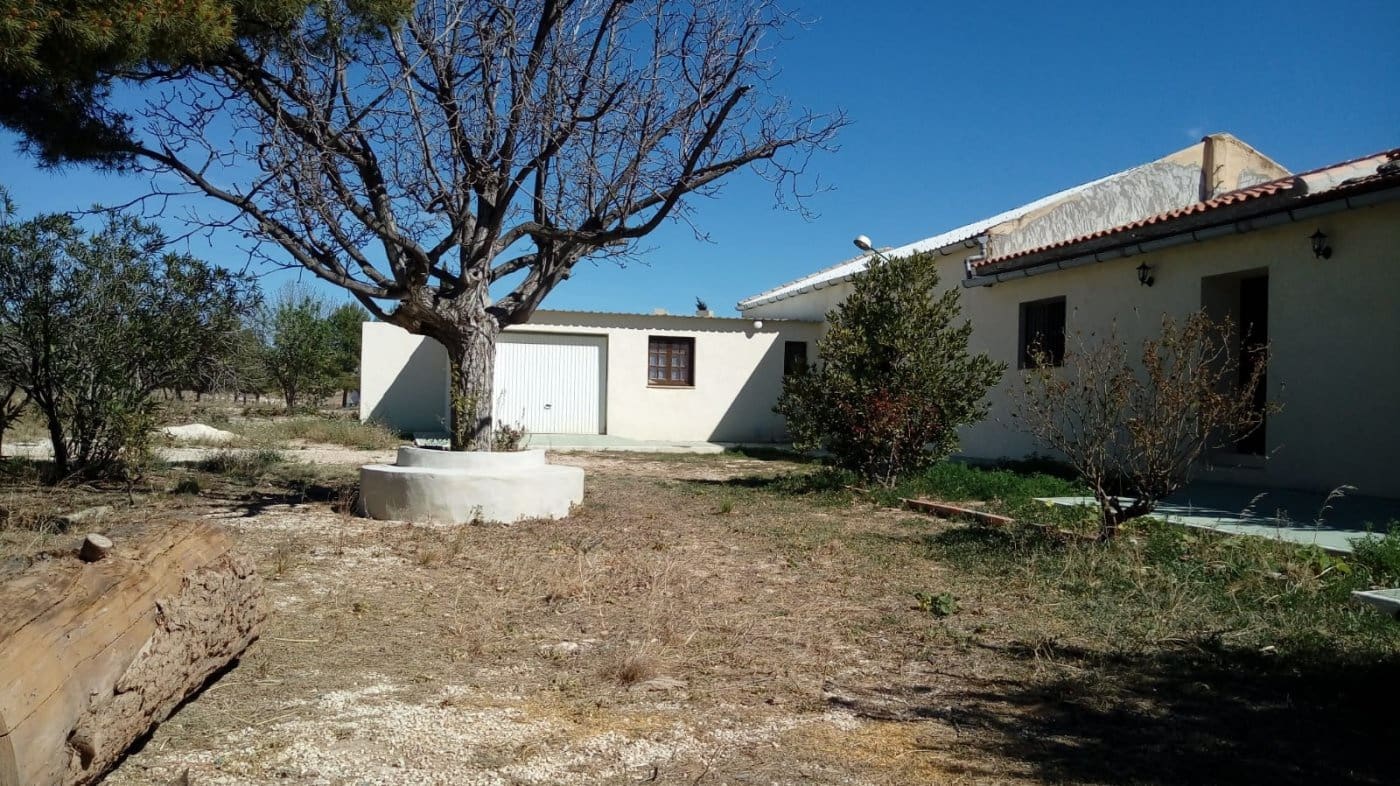 4 bedroom Villa for sale in Pinoso - € 197,600 (Ref: 3166273)