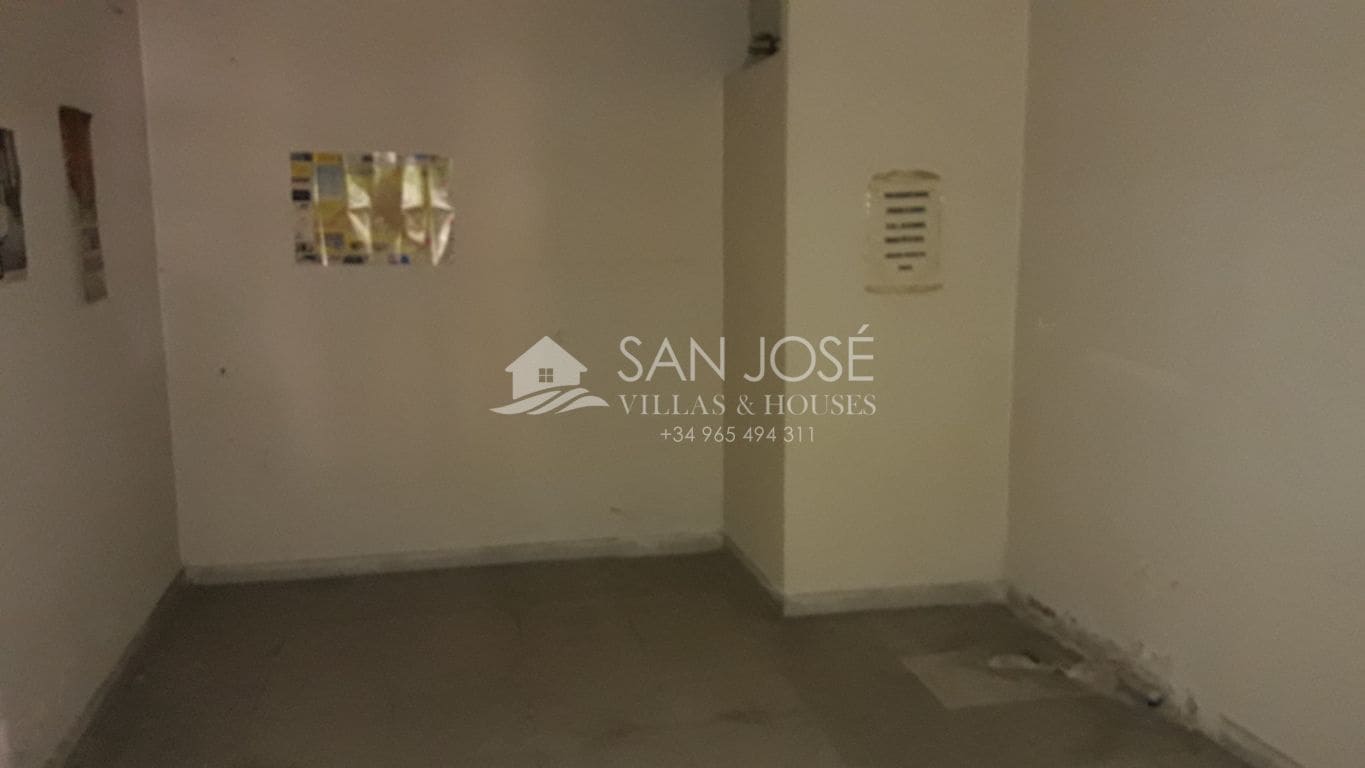 1 chambre Local Commercial à vendre à Aspe - 91 260 € (Ref: 3389790)