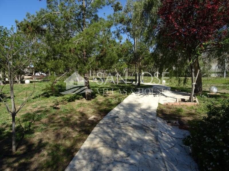 3 bedroom Villa for sale in Monforte del Cid - € 300,000 (Ref: 3404705)