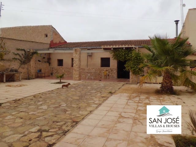 Chalet de 3 habitaciones en Pinoso en venta - 220.000 € (Ref: 3505068)