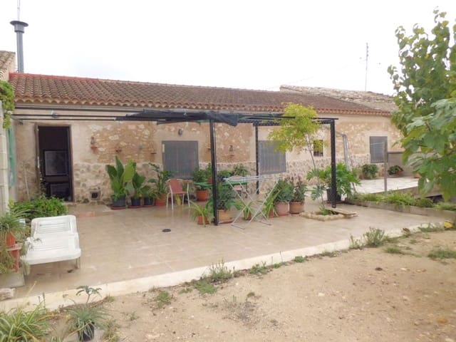 Chalet de 3 habitaciones en Pinoso en venta - 220.000 € (Ref: 3505068)