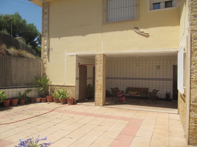 7 soveværelse Villa til salg i Monóvar / Monóver med swimmingpool garage - € 300.000 (Ref: 3508909)