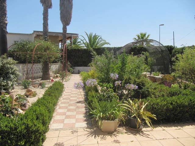 7 soveværelse Villa til salg i Monóvar / Monóver med swimmingpool garage - € 300.000 (Ref: 3508909)