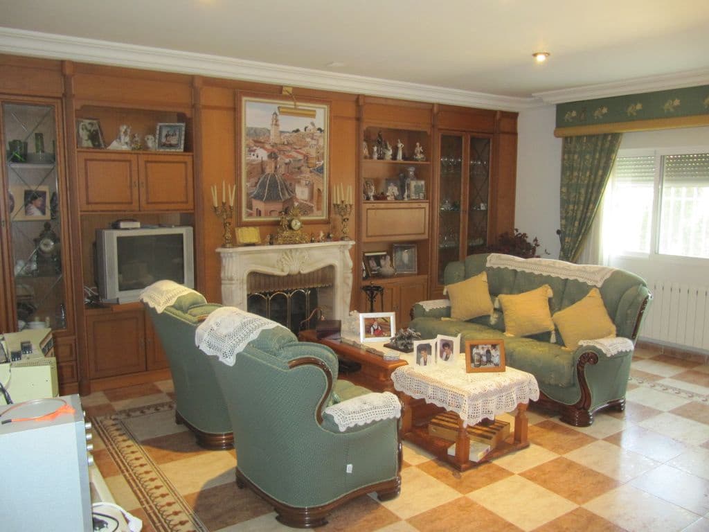 7 soveværelse Villa til salg i Monovar / Monover med swimmingpool garage - € 300.000 (Ref: 3508909)