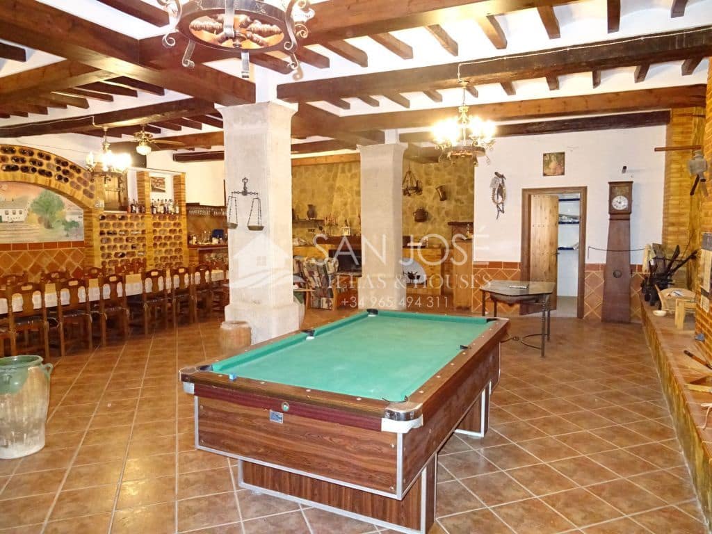 Chalet de 10 habitaciones en Aspe en venta - 500.000 € (Ref: 3570061)