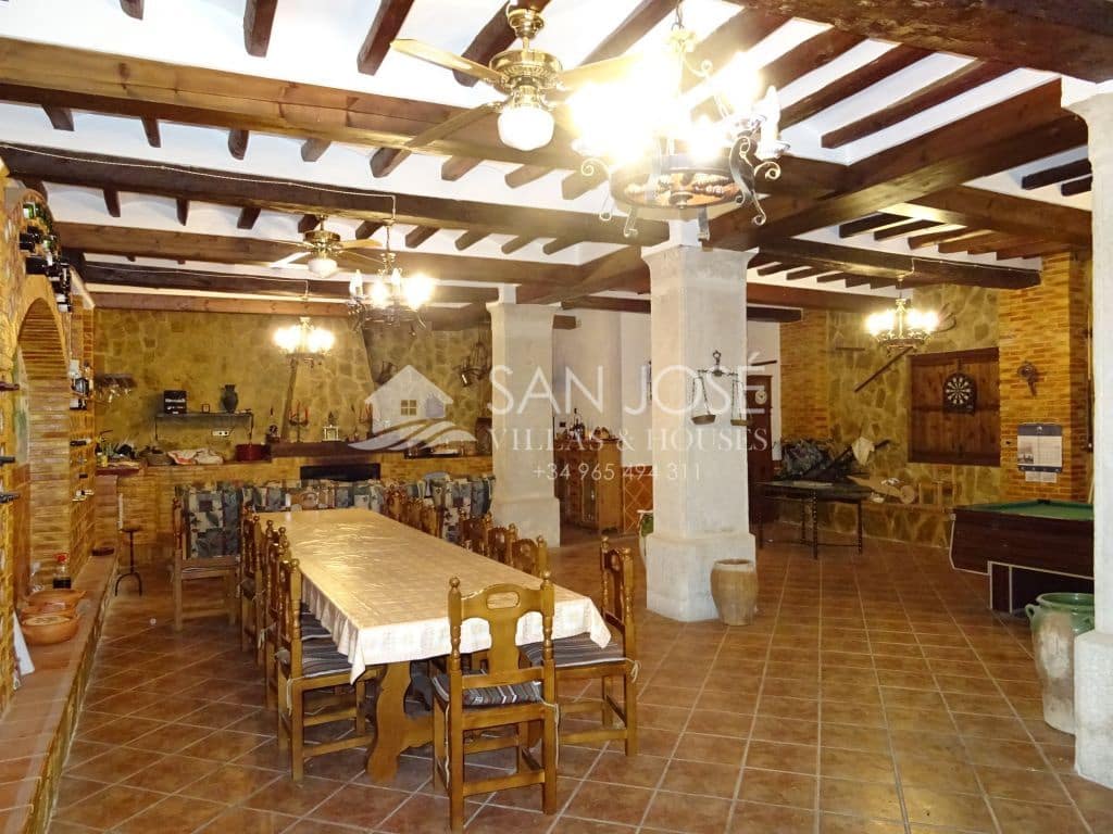 Chalet de 10 habitaciones en Aspe en venta - 500.000 € (Ref: 3570061)