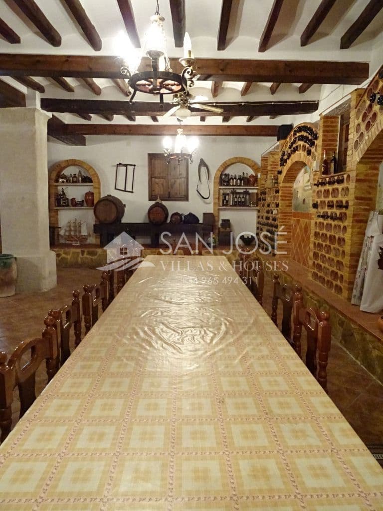 Chalet de 10 habitaciones en Aspe en venta - 500.000 € (Ref: 3570061)