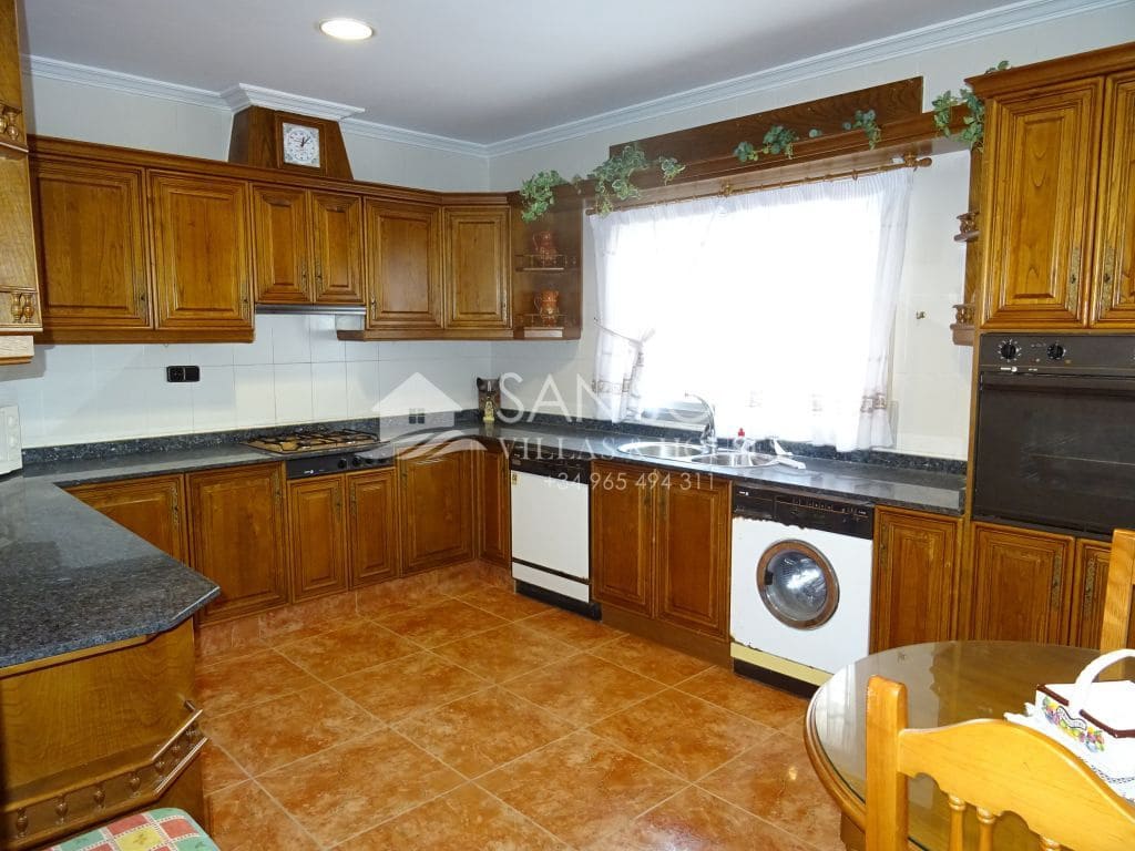 Chalet de 10 habitaciones en Aspe en venta - 500.000 € (Ref: 3570061)