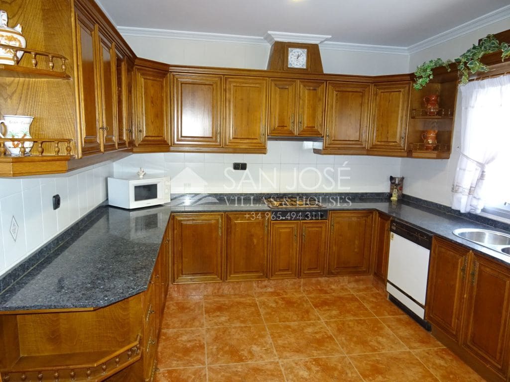 Chalet de 10 habitaciones en Aspe en venta - 500.000 € (Ref: 3570061)