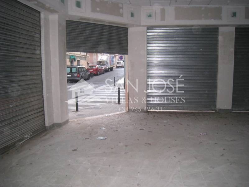 Kommersiell til salgs i Aspe - € 326 000 (Ref: 3589454)