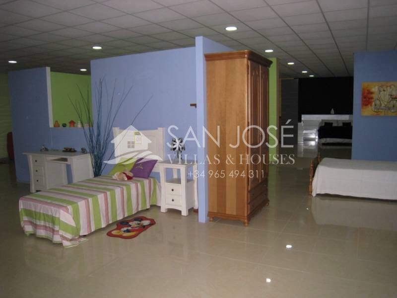 Virksomhed til salg i Aspe med garage - € 1.339.000 (Ref: 3589639)