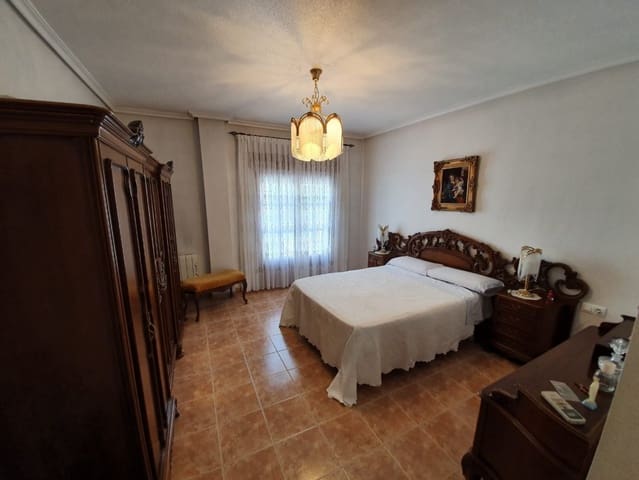 3 slaapkamer Rijtjeshuis te koop in Pinoso met garage - € 136.240 (Ref: 3589863)