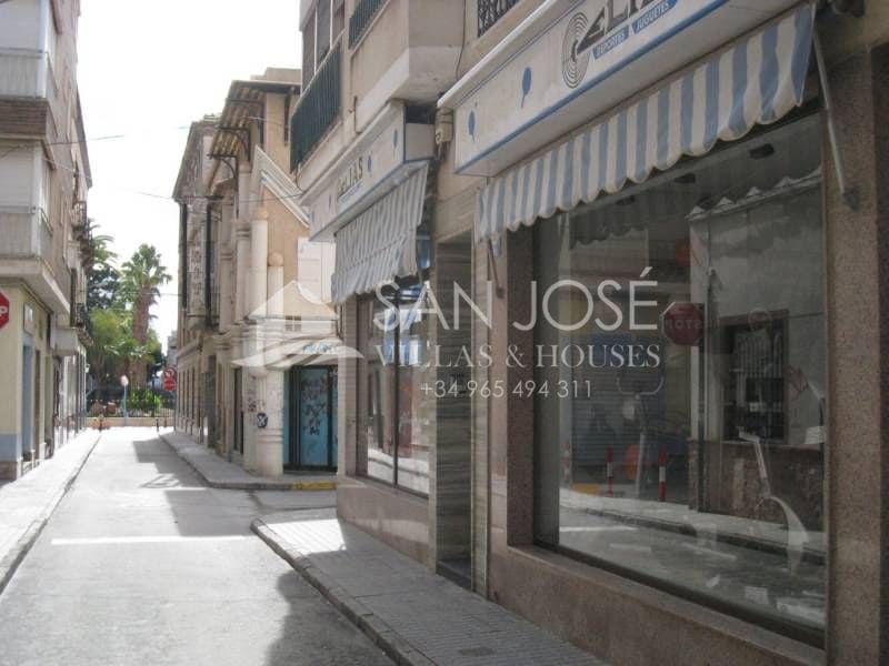 Commercieel te koop in Novelda - € 278.100 (Ref: 3589909)