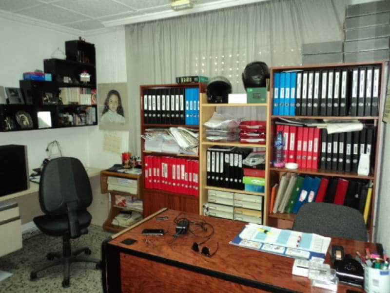 Commercial for sale in Alicante / Alacant city - € 76,000 (Ref: 3589929)