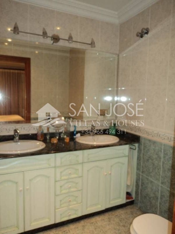 5 soverom Leilighet til salgs i Aspe med garasje - € 260 000 (Ref: 3590197)