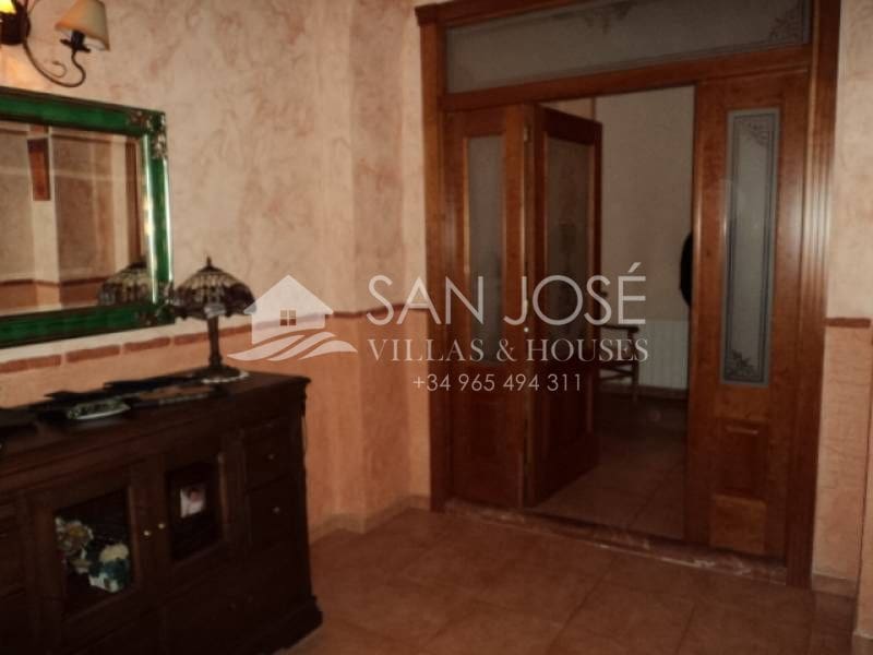 5 soverom Leilighet til salgs i Aspe med garasje - € 260 000 (Ref: 3590197)