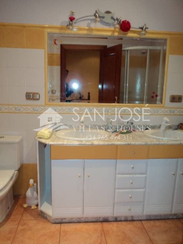 5 soverom Leilighet til salgs i Aspe med garasje - € 260 000 (Ref: 3590197)