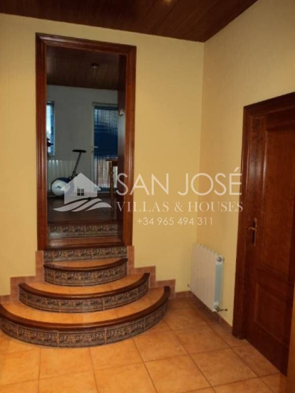 5 soverom Leilighet til salgs i Aspe med garasje - € 260 000 (Ref: 3590197)