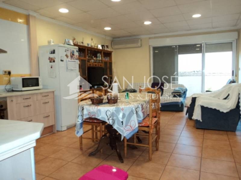 5 soverom Leilighet til salgs i Aspe med garasje - € 260 000 (Ref: 3590197)