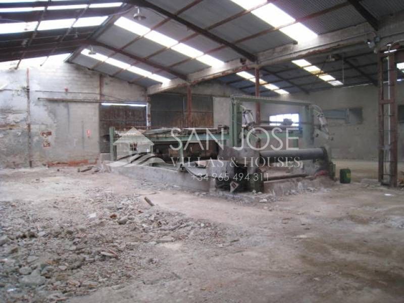 Virksomhed til salg i Hondon de las Nieves - € 205.000 (Ref: 3591151)