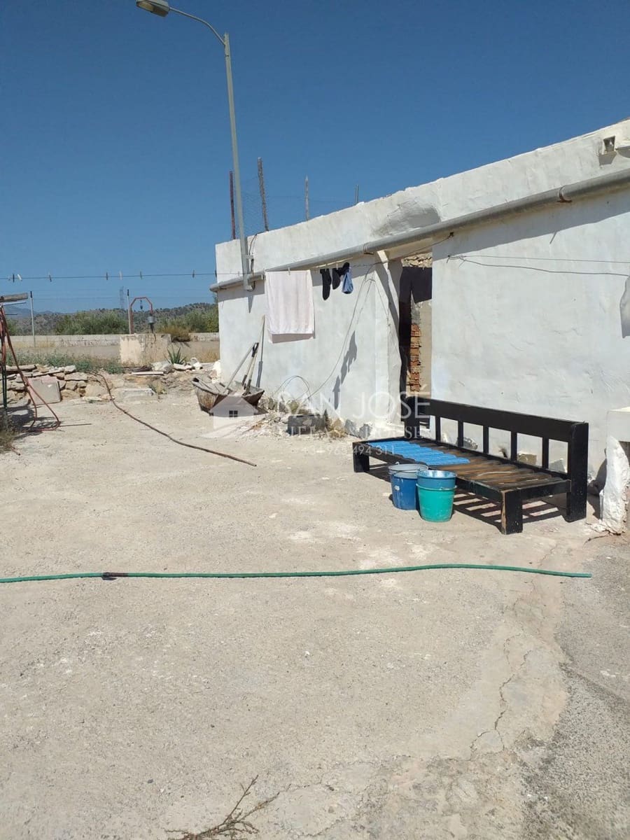 3 soveværelse Villa til salg i Barinas med swimmingpool - € 146.000 (Ref: 3591262)