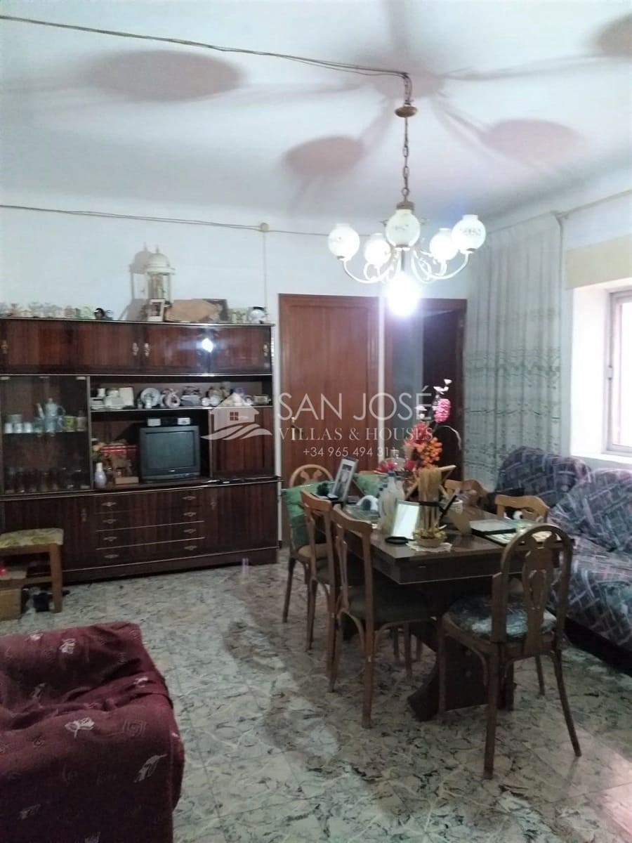 3 soveværelse Villa til salg i Barinas med swimmingpool - € 146.000 (Ref: 3591262)