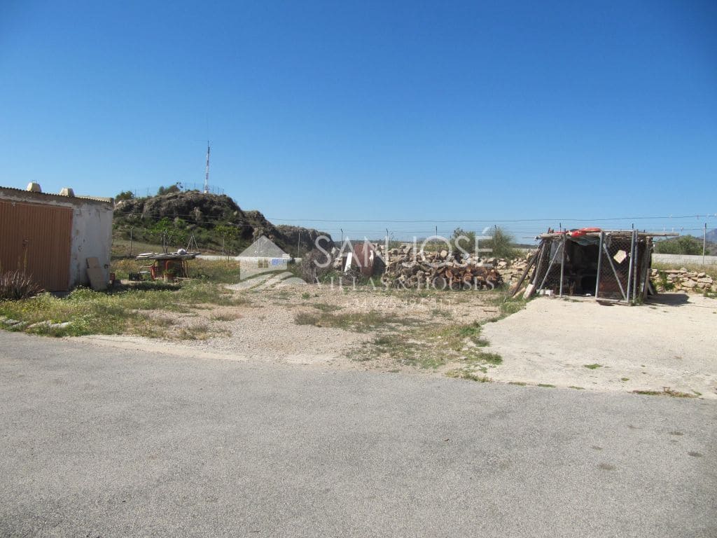 3 soveværelse Villa til salg i Barinas med swimmingpool - € 146.000 (Ref: 3591262)