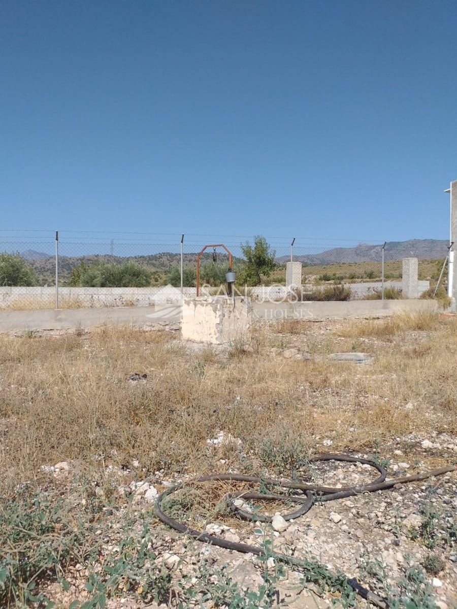 3 soveværelse Villa til salg i Barinas med swimmingpool - € 146.000 (Ref: 3591262)