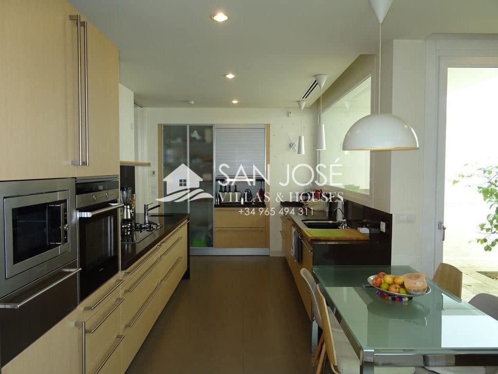 4 makuuhuone Huvila myytävänä paikassa Aspe mukana 
autotalli - 595 000 € (Ref: 3592385)