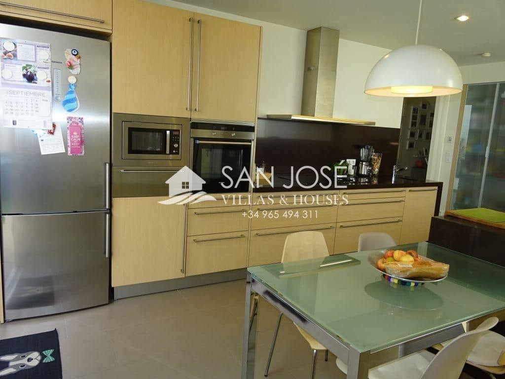 4 makuuhuone Huvila myytävänä paikassa Aspe mukana 
autotalli - 595 000 € (Ref: 3592385)