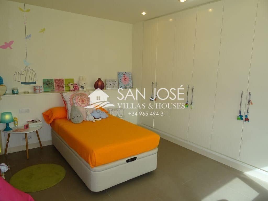 4 makuuhuone Huvila myytävänä paikassa Aspe mukana 
autotalli - 595 000 € (Ref: 3592385)