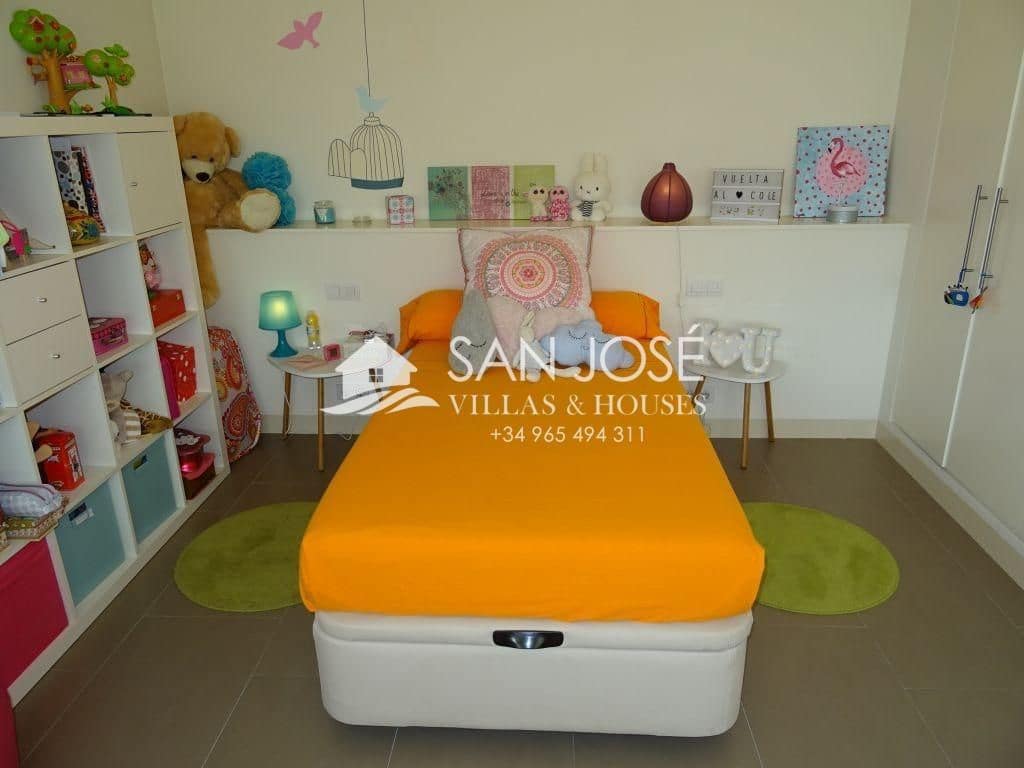 4 makuuhuone Huvila myytävänä paikassa Aspe mukana 
autotalli - 595 000 € (Ref: 3592385)