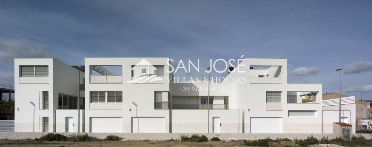 4 makuuhuone Huvila myytävänä paikassa Aspe mukana 
autotalli - 595 000 € (Ref: 3592385)