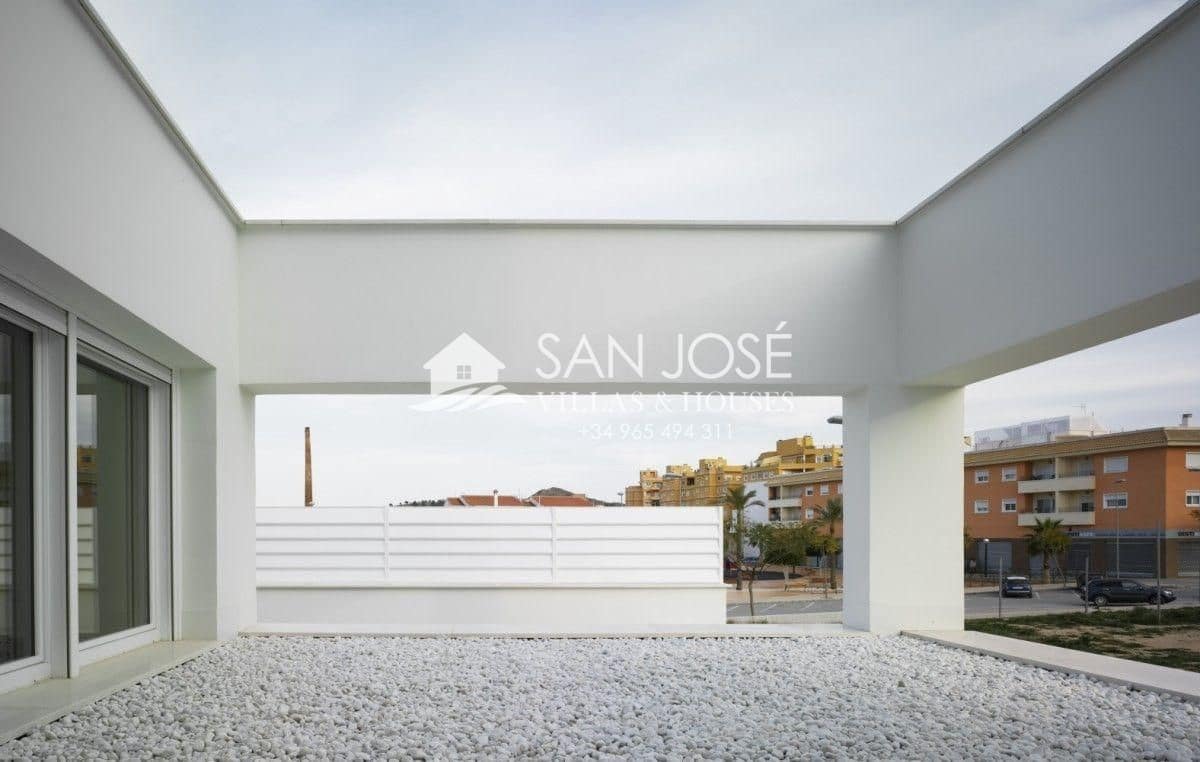 4 makuuhuone Huvila myytävänä paikassa Aspe mukana 
autotalli - 595 000 € (Ref: 3592385)