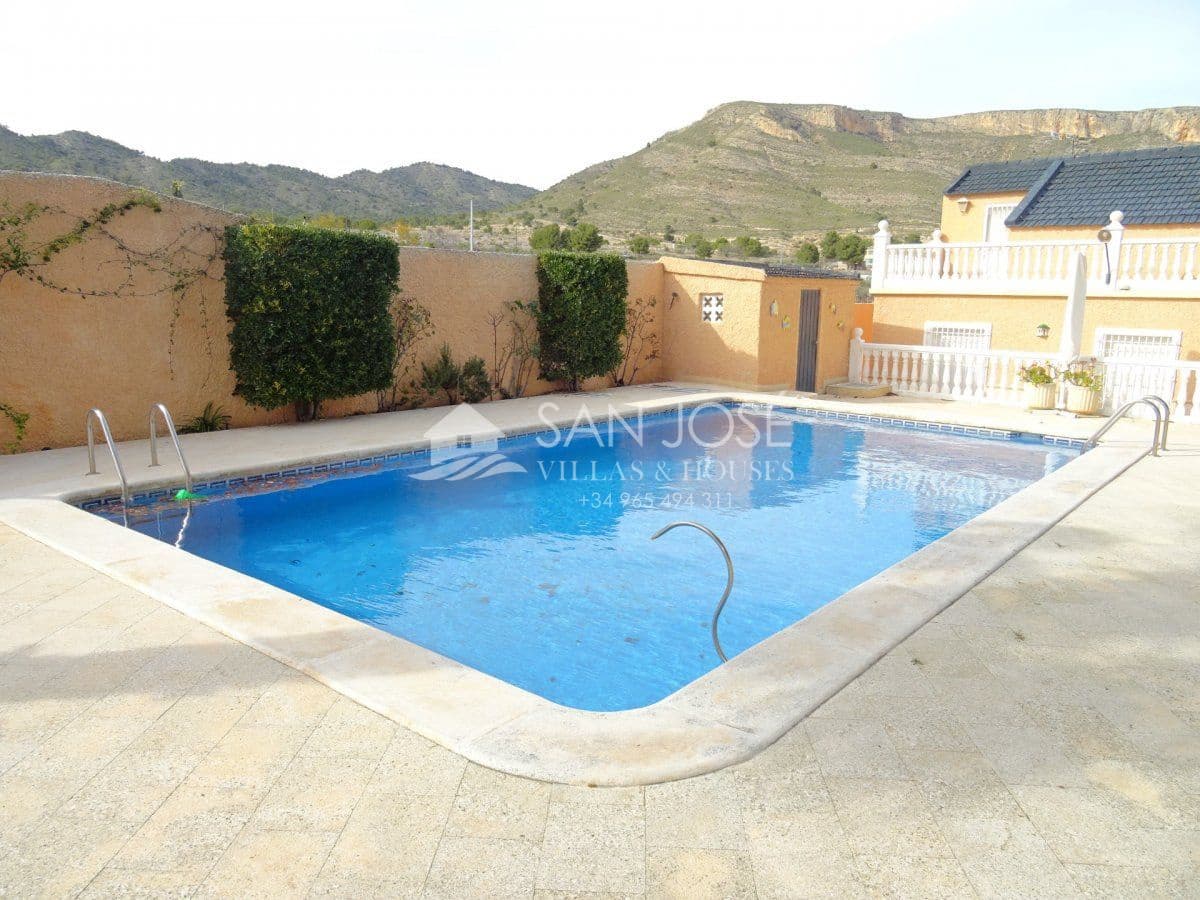 3 bedroom Villa for sale in La Romana with pool - € 525,000 (Ref: 3838398)