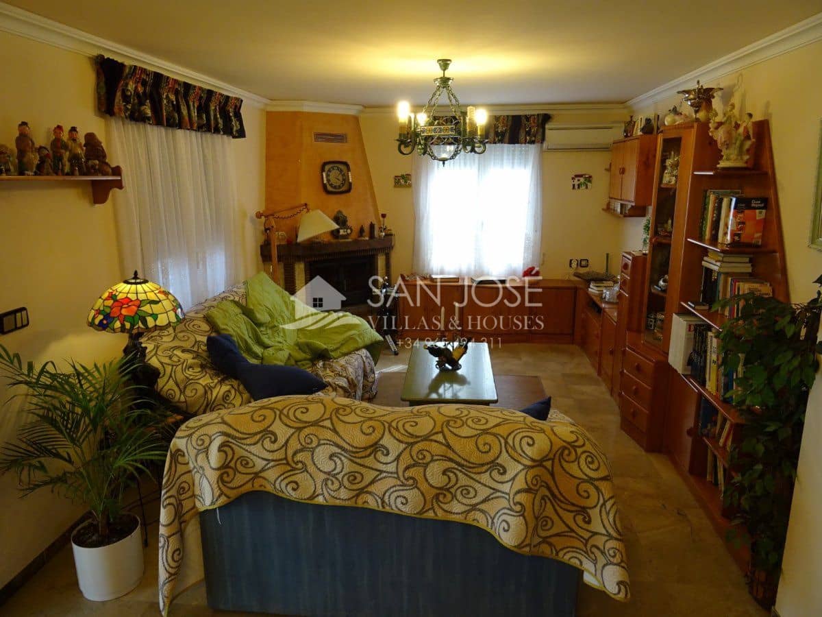 3 bedroom Villa for sale in La Romana with pool - € 525,000 (Ref: 3838398)