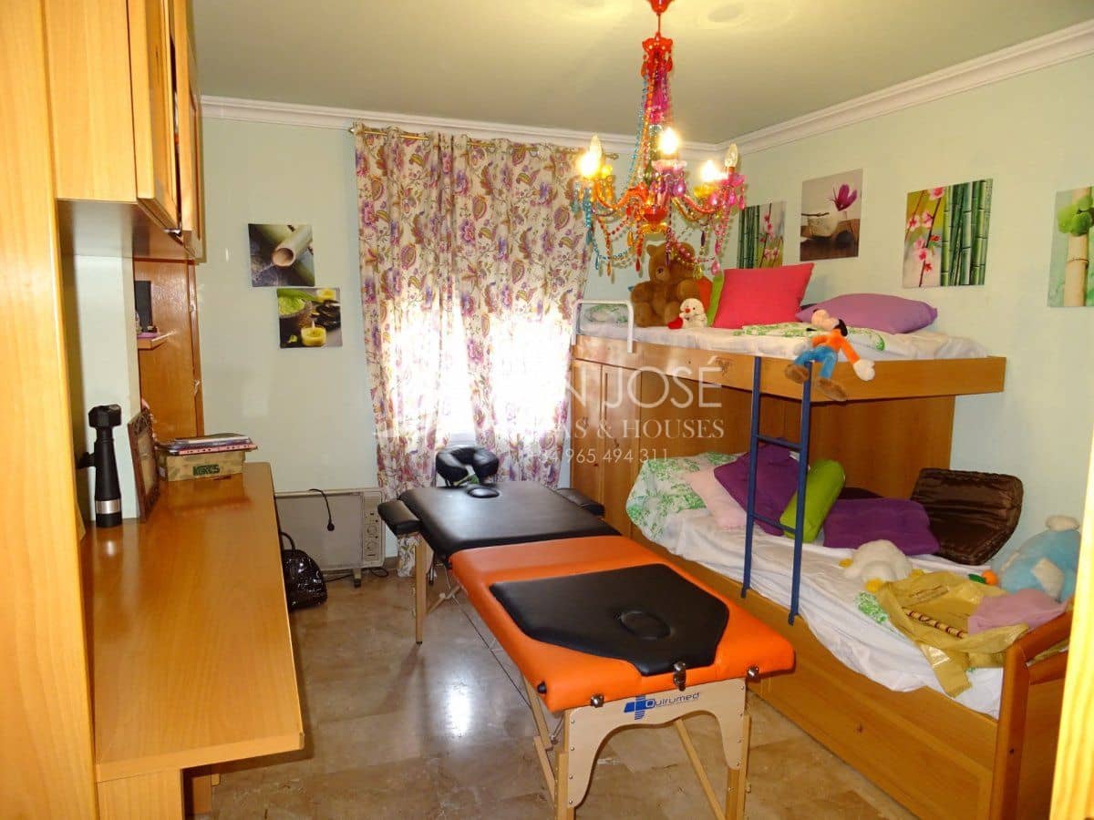 3 bedroom Villa for sale in La Romana with pool - € 525,000 (Ref: 3838398)