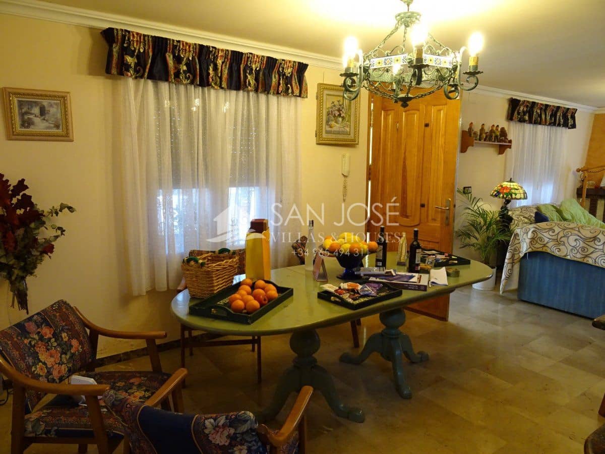 3 bedroom Villa for sale in La Romana with pool - € 525,000 (Ref: 3838398)