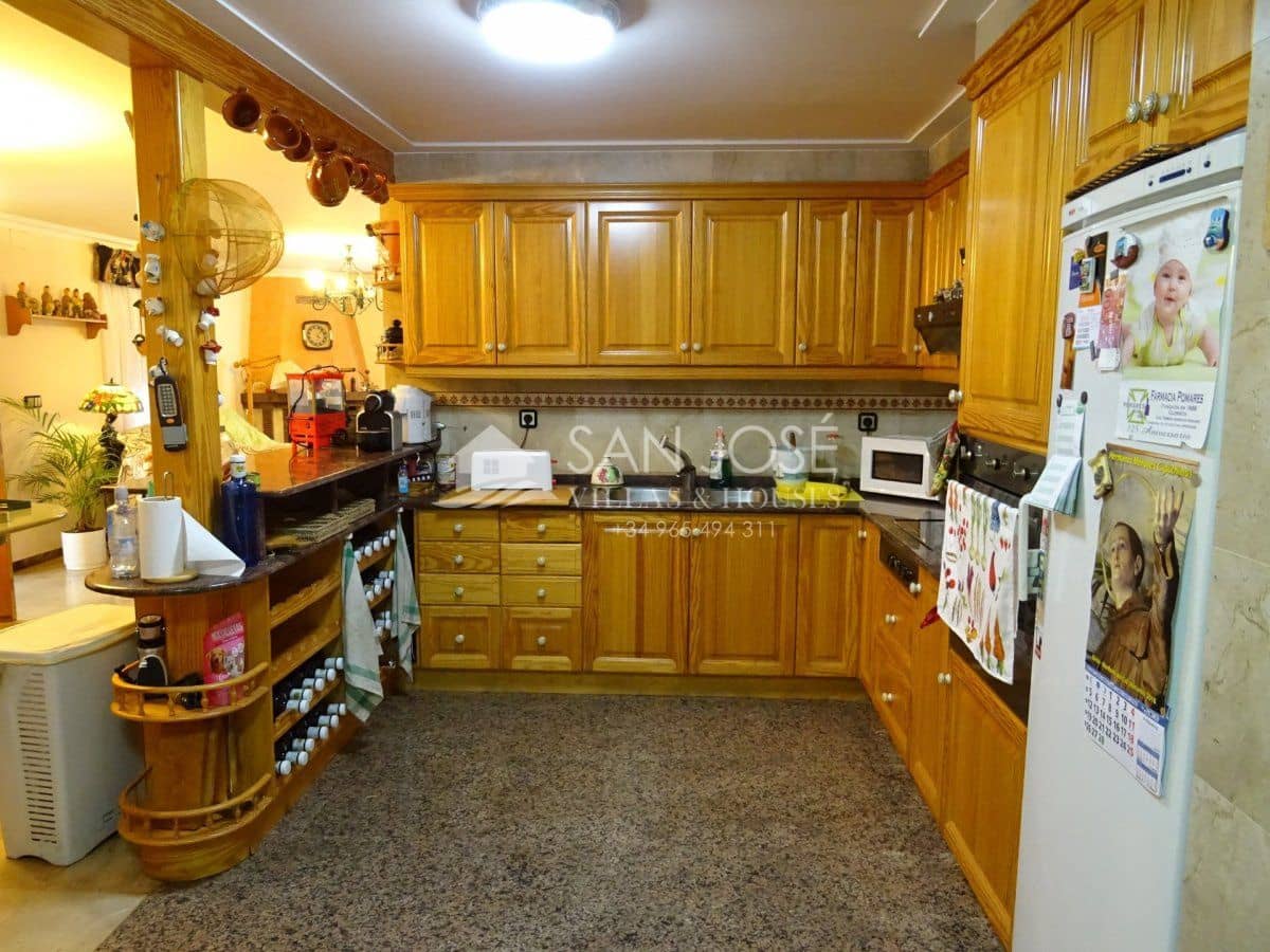 3 bedroom Villa for sale in La Romana with pool - € 525,000 (Ref: 3838398)