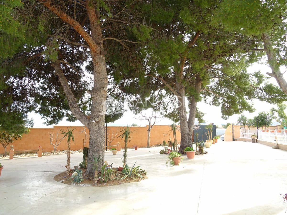 3 bedroom Villa for sale in La Romana with pool - € 525,000 (Ref: 3838398)