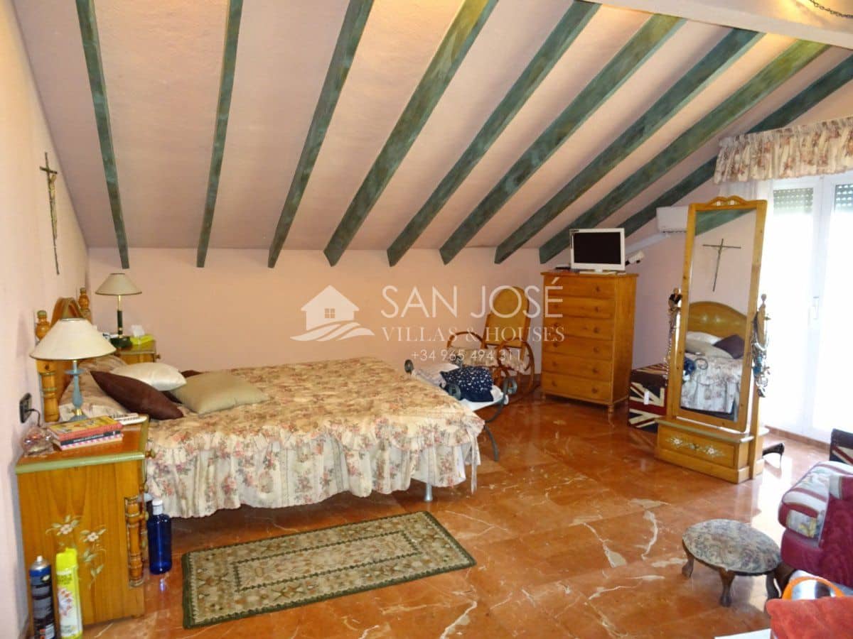 3 bedroom Villa for sale in La Romana with pool - € 525,000 (Ref: 3838398)