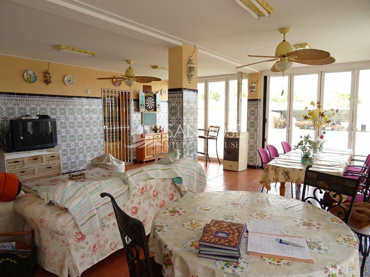 3 bedroom Villa for sale in La Romana with pool - € 525,000 (Ref: 3838398)