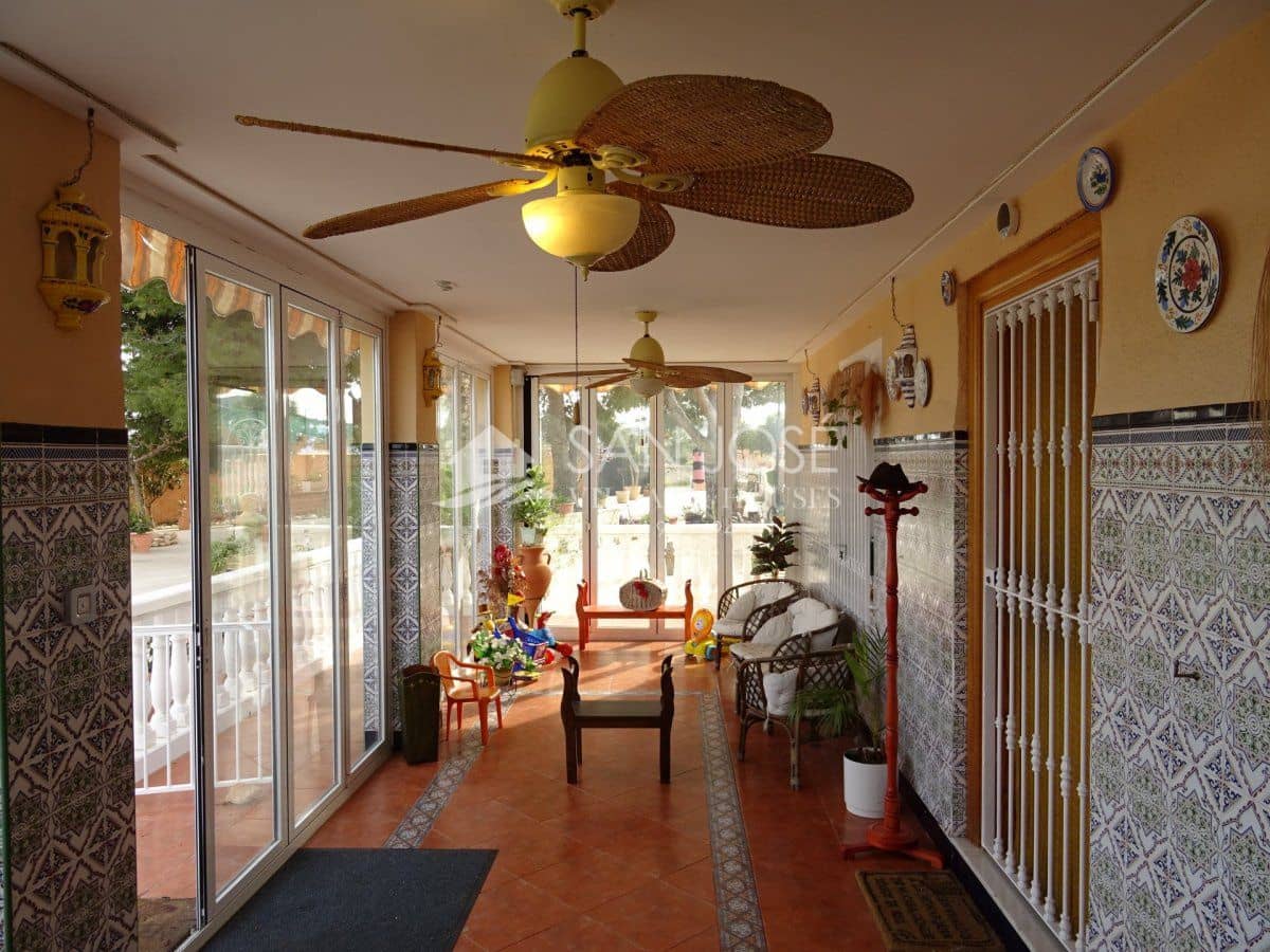 3 bedroom Villa for sale in La Romana with pool - € 525,000 (Ref: 3838398)