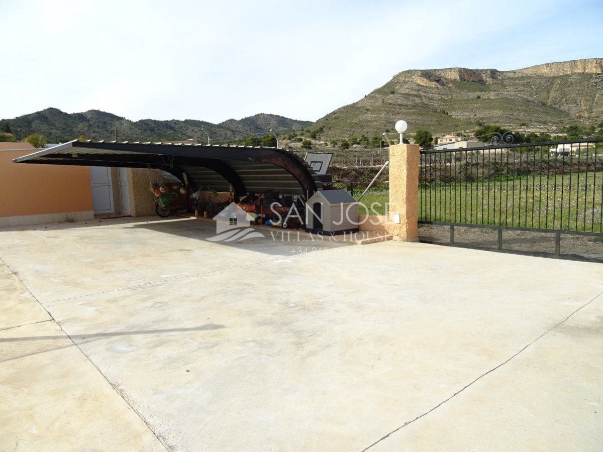 3 bedroom Villa for sale in La Romana with pool - € 525,000 (Ref: 3838398)