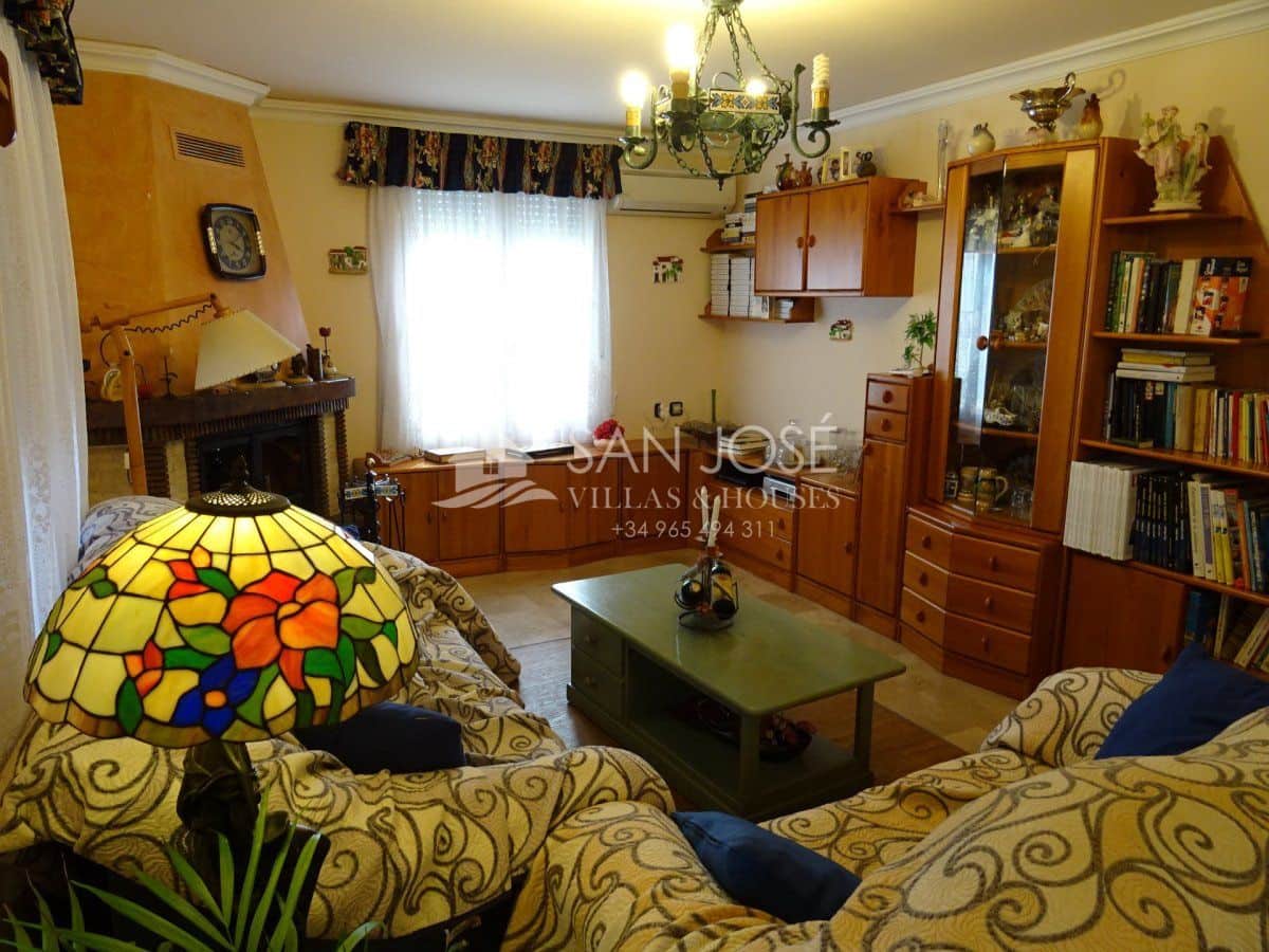 3 bedroom Villa for sale in La Romana with pool - € 525,000 (Ref: 3838398)