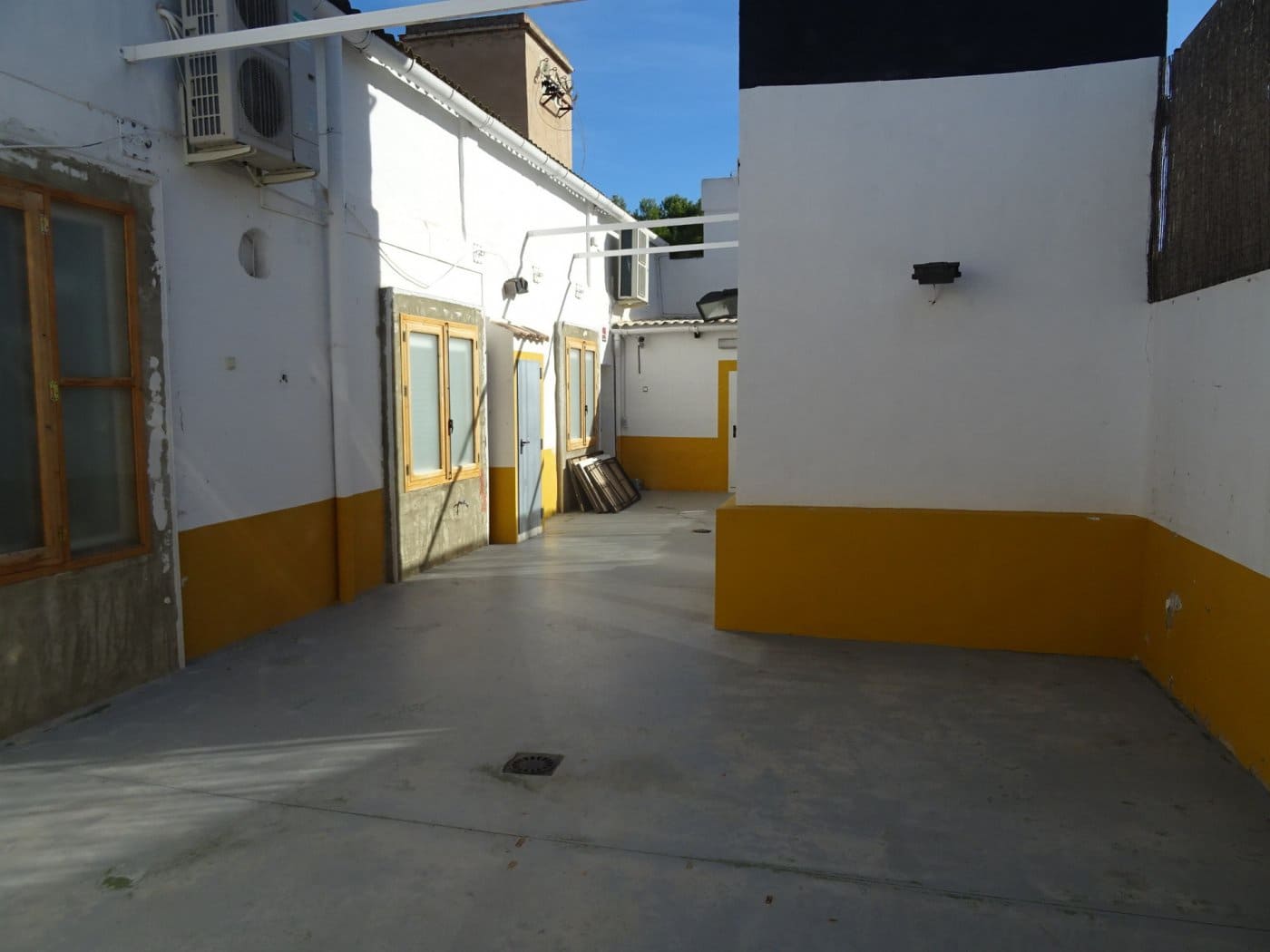 Commercial for sale in Aspe - € 400,000 (Ref: 4310975)