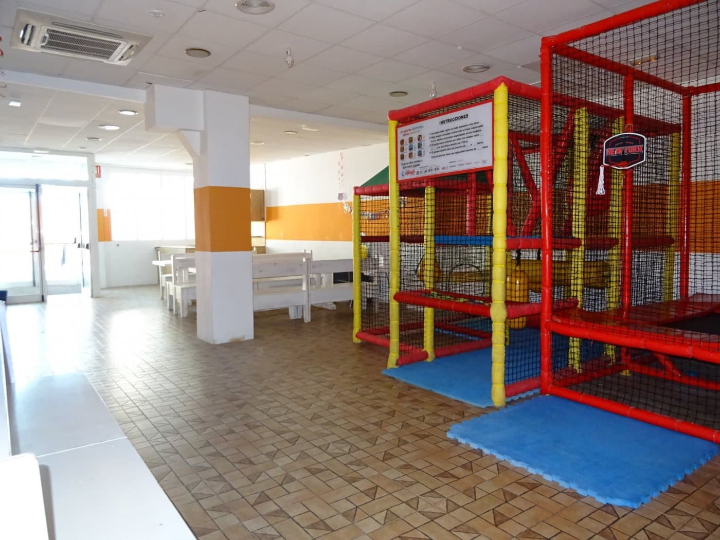 Commercial for sale in Aspe - € 400,000 (Ref: 4310975)