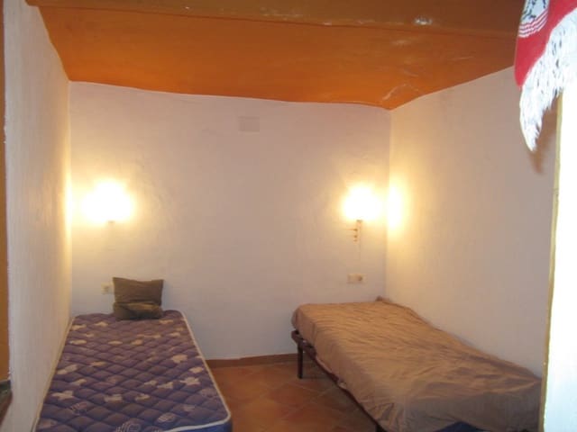 4 bedroom Cave House for sale in Casas del Senor, Monóvar / Monóver - € 110,000 (Ref: 4520331)